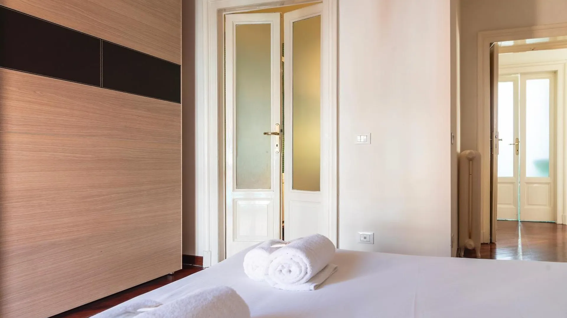 Apartment Youhosty - Perugino 6 Milan Italy